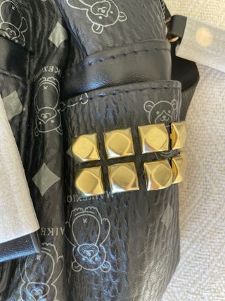 Mochila Mujer Negra y Dorada