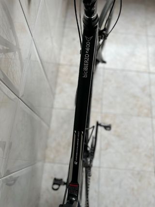 Bicicleta de carretera Felt Negra