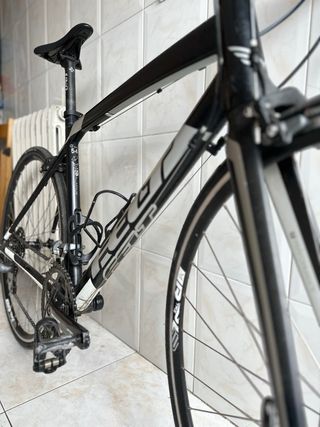 Bicicleta de carretera Felt Negra