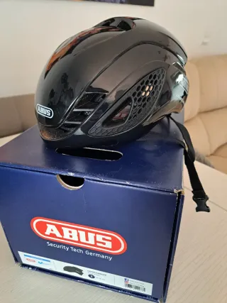 Casco de bicicleta negro Abus