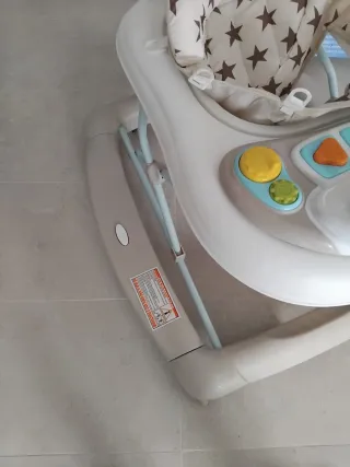 Andador infantil con juegos