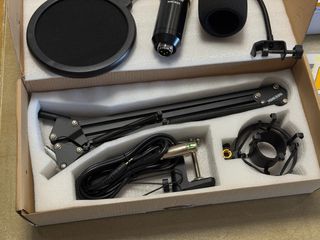 Micrófono Neewer NW-800 + Behringer UM2