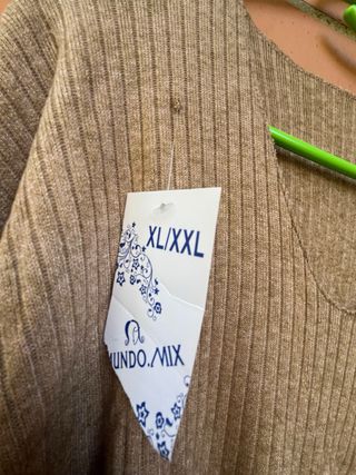 Conjunto jersey y pantalón camel. A estrenar.