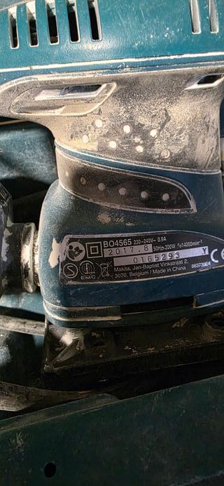 Lijadora Makita con maletín