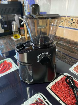 Cafetera express Cecotec Kafelizzia  y Molinillo