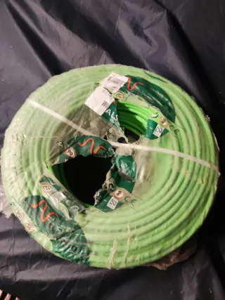 Manguera de cable verde