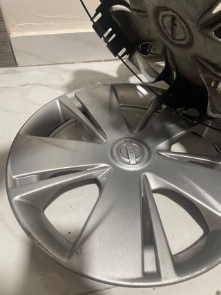 Tapacubos Nissan N14