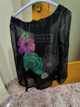 Blusa Transparente Estampada Flores