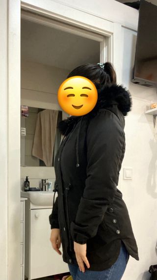 Abrigo negro talla S con capucha