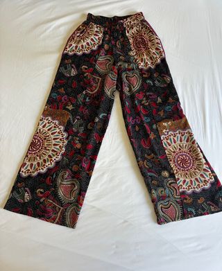 Pantalón ancho estampado étnico