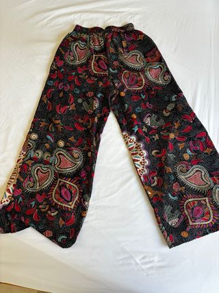 Pantalón ancho estampado étnico