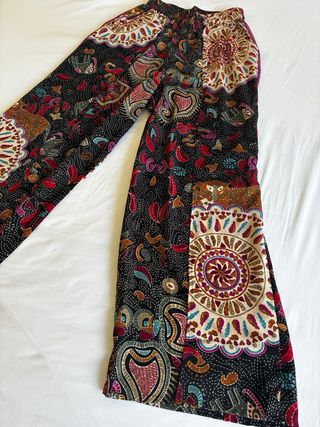 Pantalón ancho estampado étnico