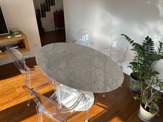 Tavolo ovale marmo e plastica