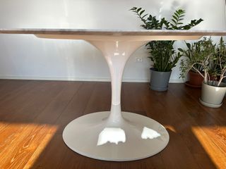 Tavolo ovale marmo e plastica