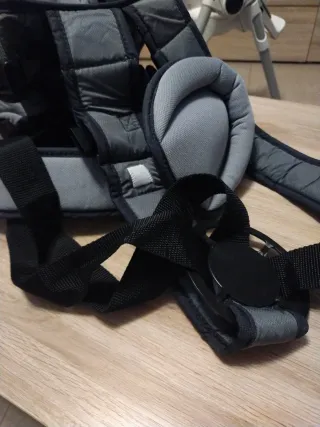 Mochila porta bebé gris