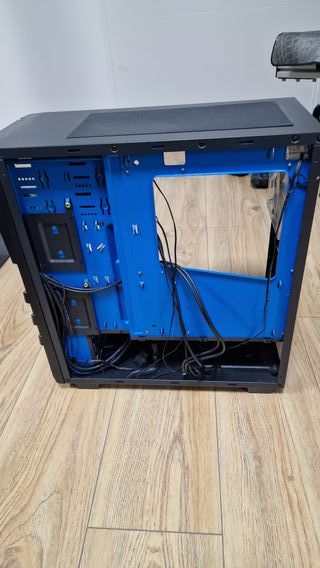 Caja PC Sharkoon con ventiladores