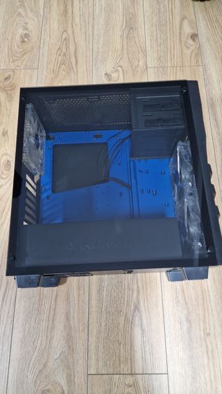 Caja PC Sharkoon con ventiladores
