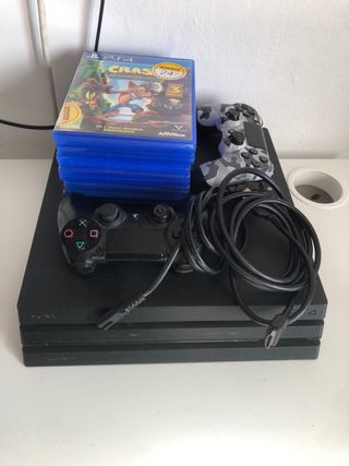PS4 Pro + 2 Mandos + 7 Juegos