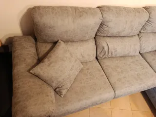 Sofá chaise longue gris tela anti manchas