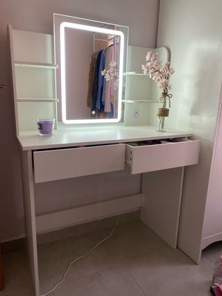 Tocador moderno con espejo LED