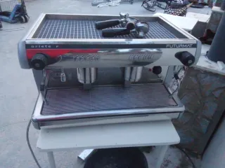 Cafetera Futurmat y molinos automáticos