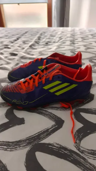Botas Fútbol Adidas F50 Tacos cesped.Talla 36
