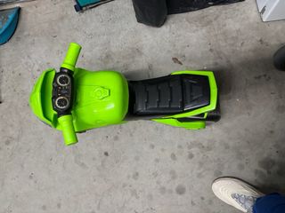 Moto correpasillos verde