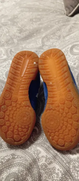 Botas de fútbol niño azules