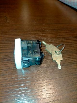 BTicino N4012 interruttore a chiave