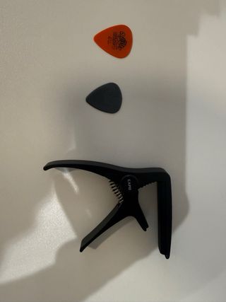 Guitarra azul para niño + funda y accesorios