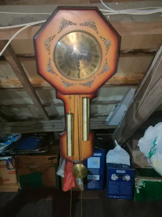 Reloj de pared antiguo madera y metal