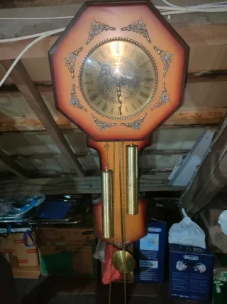 Reloj de pared antiguo madera y metal