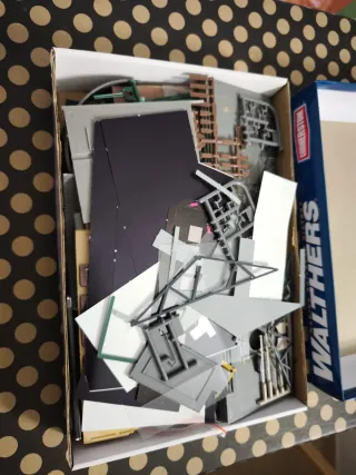 Restos de maquetas de edificios N