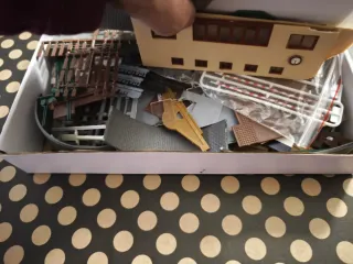 Restos de maquetas de edificios N