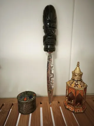 Abrecartas plata y obsidiana.