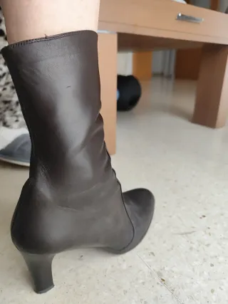 Botines de piel marrones en muy buen estado.