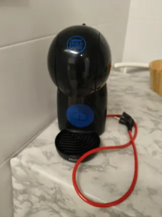 Cafetera Dolce Gusto Nescafé Krups Negra