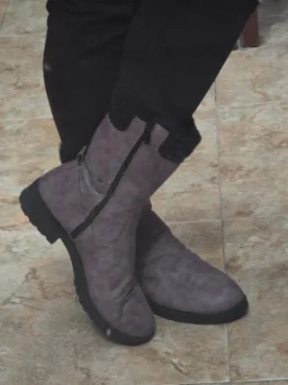 Botas moradas talla 40