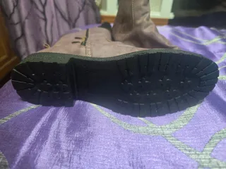 Botas moradas talla 40