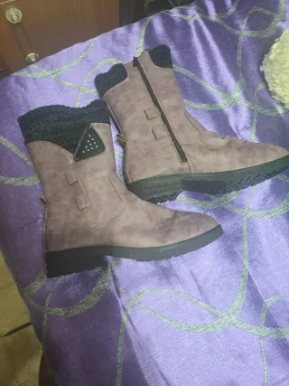 Botas moradas talla 40