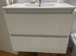 Mueble de baño blanco