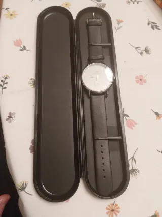 Reloj Quality Watch Negro y Plateado