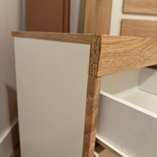 Cabecero y mesillas de madera