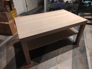 Mesa de centro de madera clara