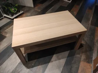 Mesa de centro de madera clara