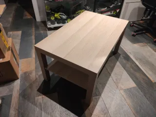 Mesa de centro de madera clara