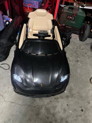 Porsche eléctrico para niños