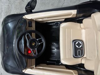 Porsche eléctrico para niños