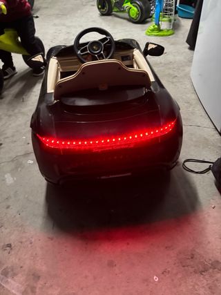 Porsche eléctrico para niños