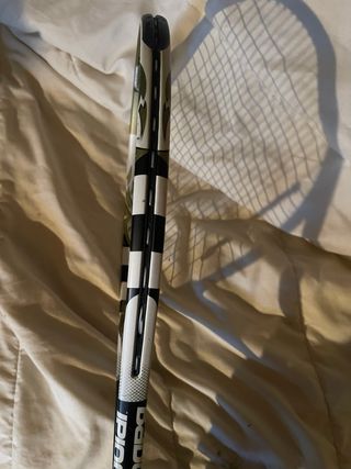 Raqueta de tenis Babolat con funda